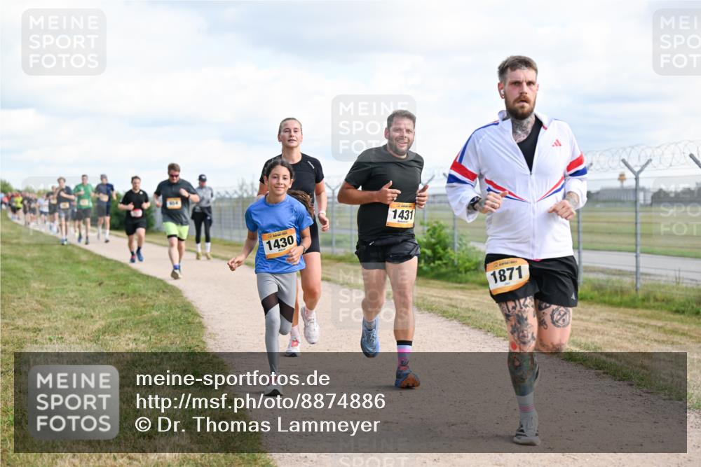 14.09.2025 - Airport Race Dr. Thomas Lammeyer http://msf.ph/oto/8874886 14.09.2025 12:19:37 Laufen 1430, 1431, 1871 meine-sportfotos.de