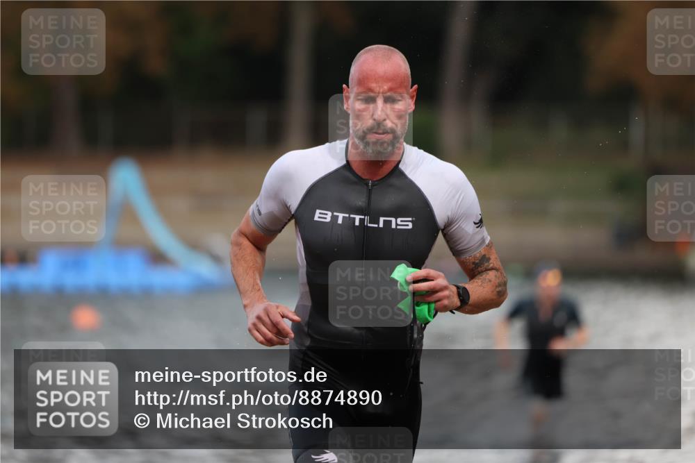 14.09.2025 - Stadtparktriathlon Michael Strokosch http://msf.ph/oto/8874890 14.09.2025 12:51:04 Schwimmen 1492, 1510 meine-sportfotos.de