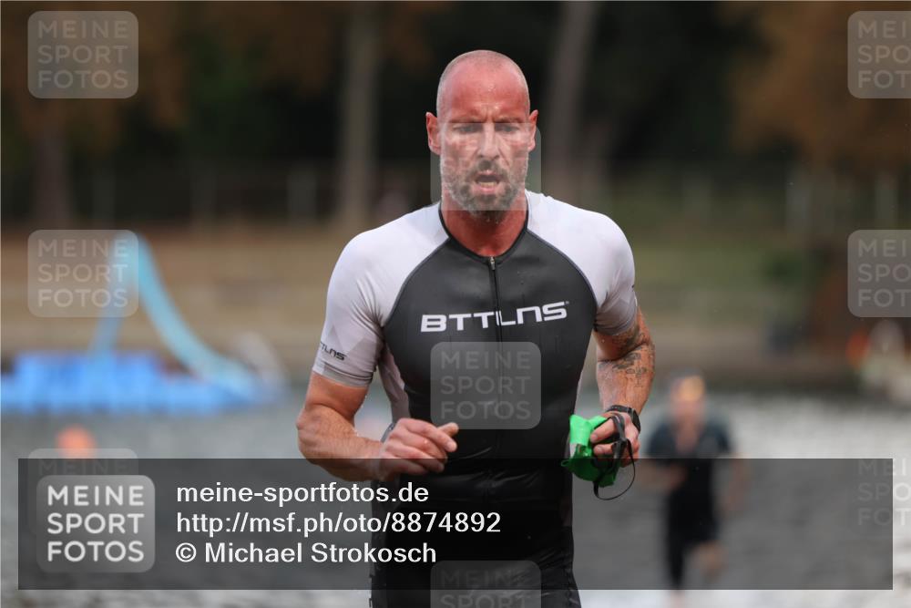 14.09.2025 - Stadtparktriathlon Michael Strokosch http://msf.ph/oto/8874892 14.09.2025 12:51:05 Schwimmen 1492, 1510 meine-sportfotos.de