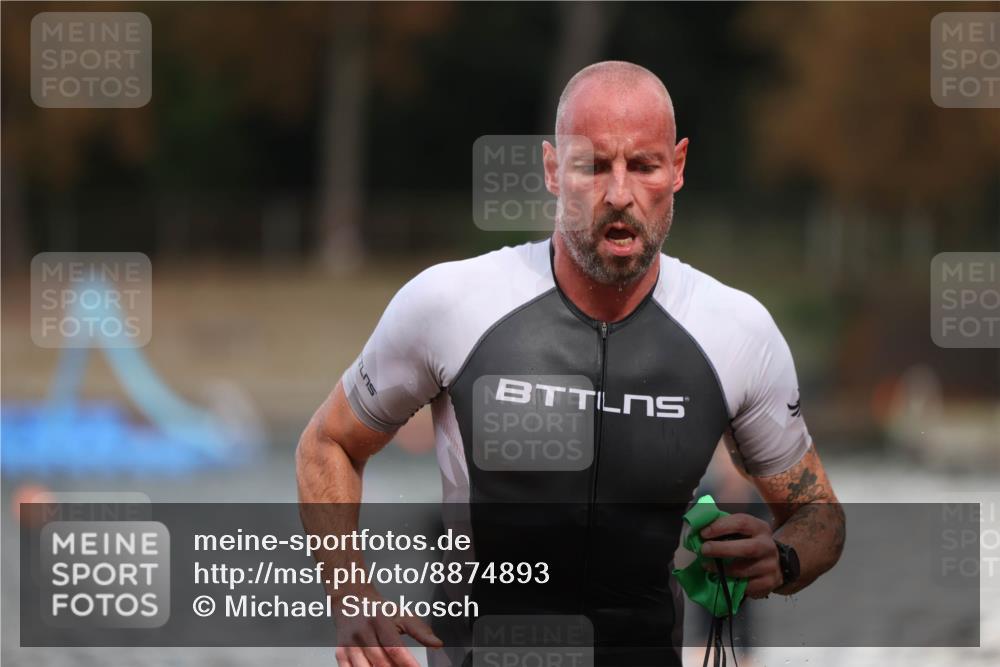 14.09.2025 - Stadtparktriathlon Michael Strokosch http://msf.ph/oto/8874893 14.09.2025 12:51:05 Schwimmen 1492, 1510 meine-sportfotos.de