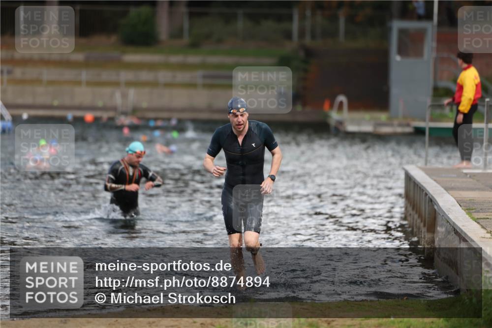 14.09.2025 - Stadtparktriathlon Michael Strokosch http://msf.ph/oto/8874894 14.09.2025 12:51:07 Schwimmen 1492, 1510 meine-sportfotos.de
