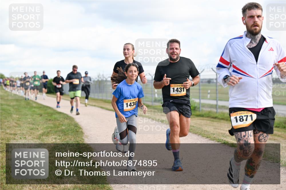 14.09.2025 - Airport Race Dr. Thomas Lammeyer http://msf.ph/oto/8874895 14.09.2025 12:19:37 Laufen 1430, 1431, 1871 meine-sportfotos.de