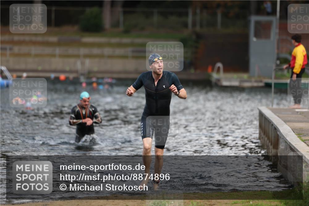 14.09.2025 - Stadtparktriathlon Michael Strokosch http://msf.ph/oto/8874896 14.09.2025 12:51:08 Schwimmen 1510 meine-sportfotos.de