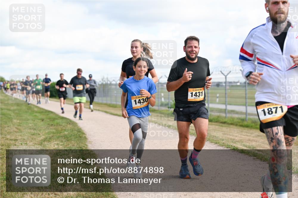 14.09.2025 - Airport Race Dr. Thomas Lammeyer http://msf.ph/oto/8874898 14.09.2025 12:19:37 Laufen 1430, 1431, 1871 meine-sportfotos.de