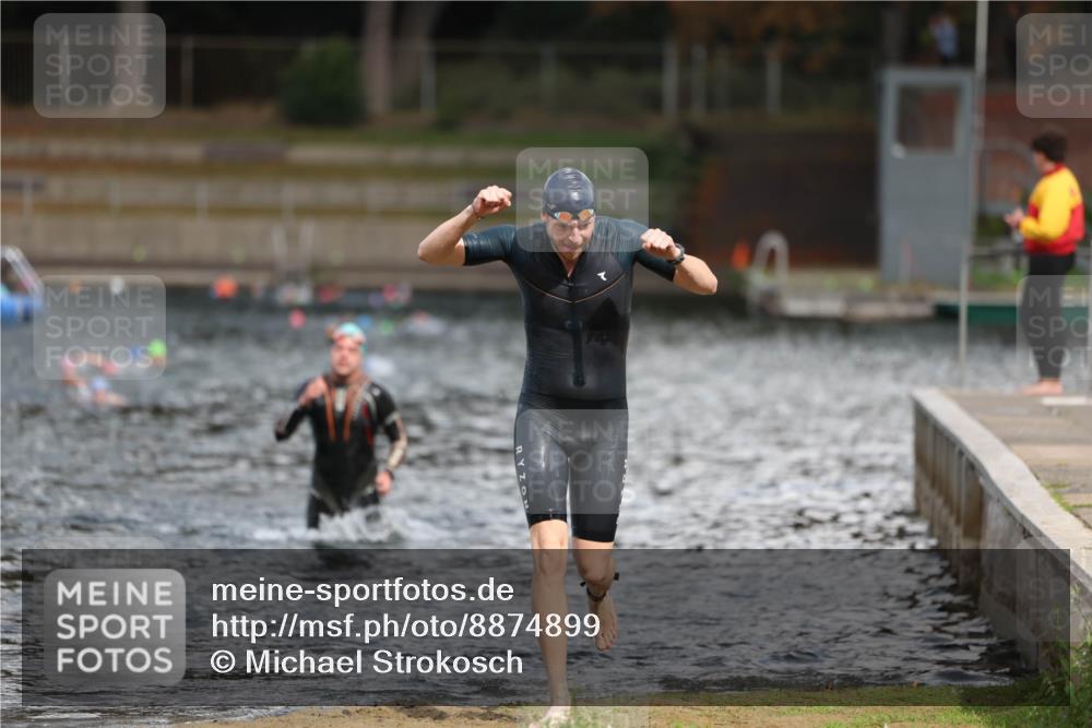14.09.2025 - Stadtparktriathlon Michael Strokosch http://msf.ph/oto/8874899 14.09.2025 12:51:09 Schwimmen 1510 meine-sportfotos.de