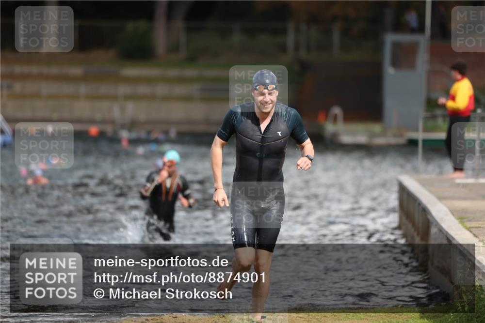14.09.2025 - Stadtparktriathlon Michael Strokosch http://msf.ph/oto/8874901 14.09.2025 12:51:09 Schwimmen 1510 meine-sportfotos.de