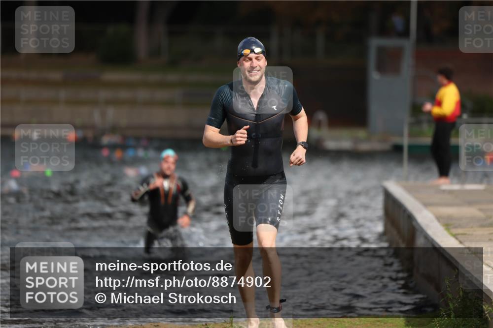 14.09.2025 - Stadtparktriathlon Michael Strokosch http://msf.ph/oto/8874902 14.09.2025 12:51:10 Schwimmen 1510 meine-sportfotos.de