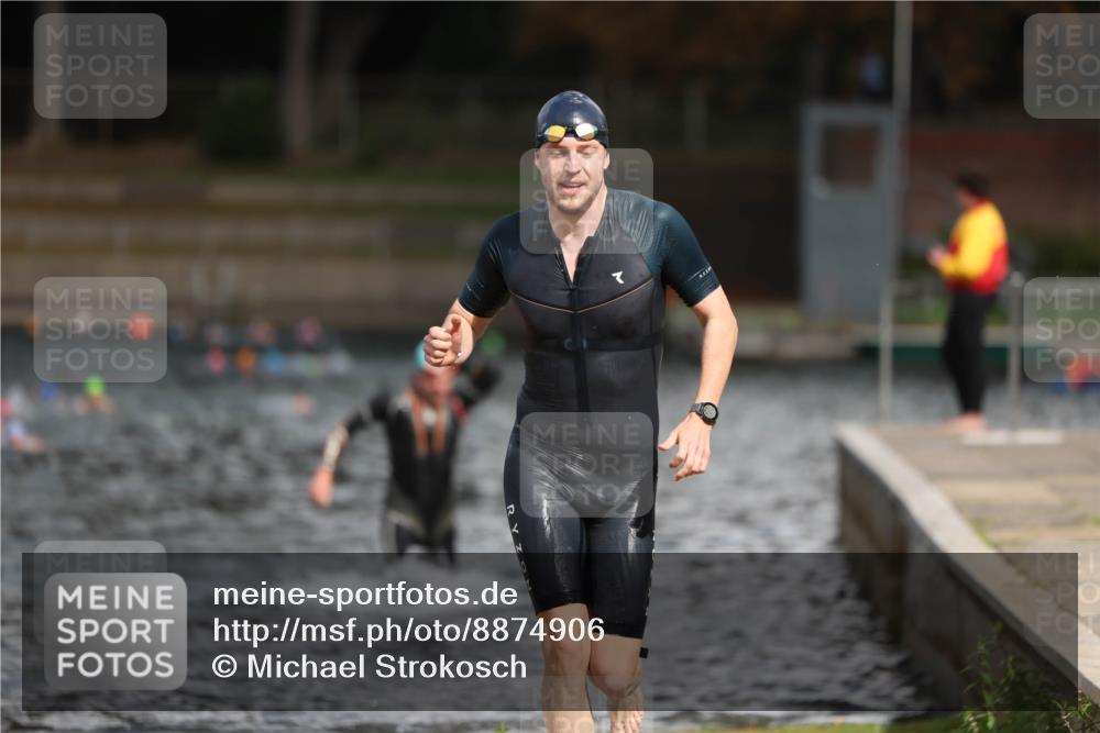 14.09.2025 - Stadtparktriathlon Michael Strokosch http://msf.ph/oto/8874906 14.09.2025 12:51:10 Schwimmen 1510 meine-sportfotos.de