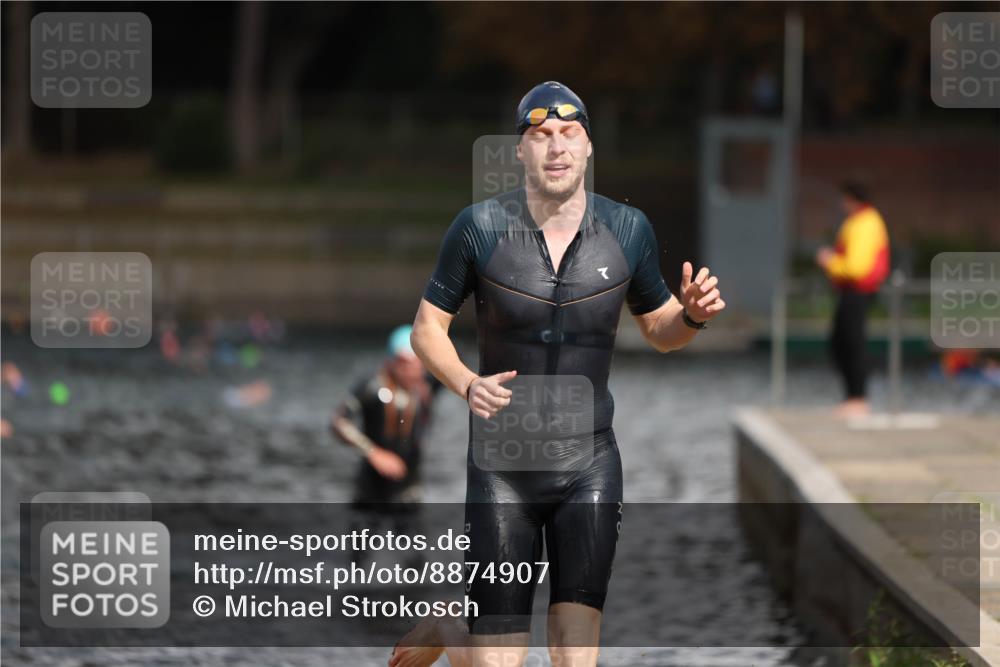 14.09.2025 - Stadtparktriathlon Michael Strokosch http://msf.ph/oto/8874907 14.09.2025 12:51:11 Schwimmen 1510 meine-sportfotos.de