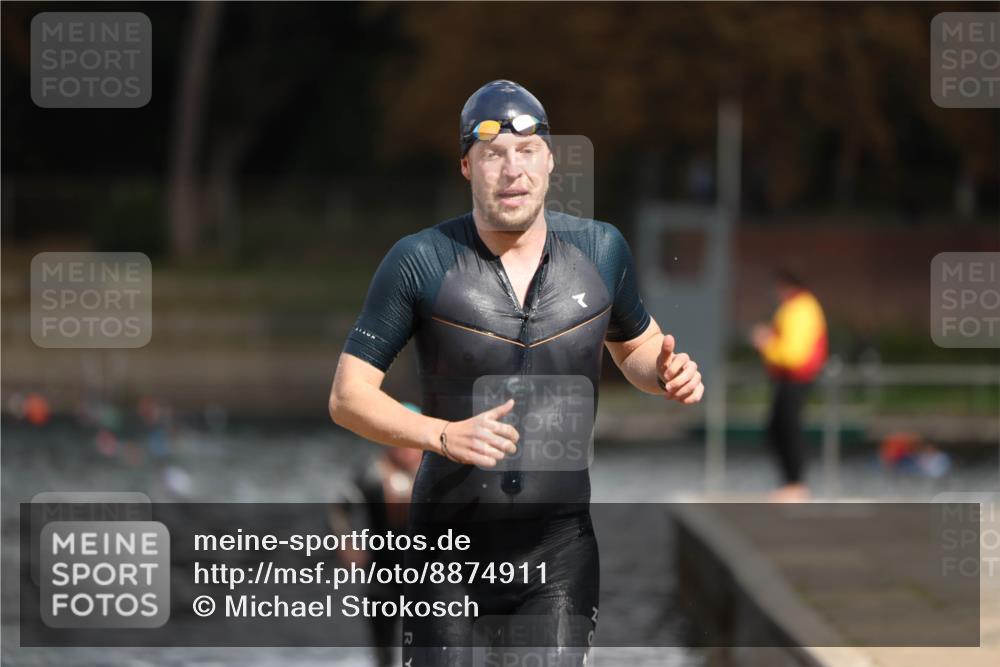 14.09.2025 - Stadtparktriathlon Michael Strokosch http://msf.ph/oto/8874911 14.09.2025 12:51:11 Schwimmen 1510 meine-sportfotos.de