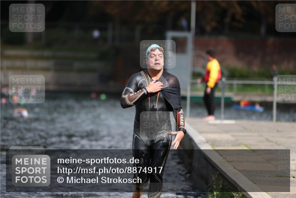 14.09.2025 - Stadtparktriathlon Michael Strokosch http://msf.ph/oto/8874917 14.09.2025 12:51:16 Schwimmen  meine-sportfotos.de