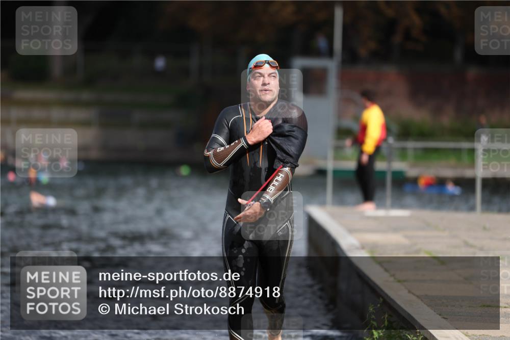 14.09.2025 - Stadtparktriathlon Michael Strokosch http://msf.ph/oto/8874918 14.09.2025 12:51:16 Schwimmen  meine-sportfotos.de