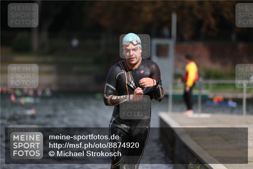 14.09.2025 - Stadtparktriathlon Michael Strokosch http://msf.ph/oto/8874920 14.09.2025 12:51:17 Schwimmen  meine-sportfotos.de