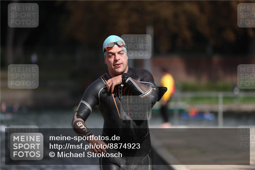14.09.2025 - Stadtparktriathlon Michael Strokosch http://msf.ph/oto/8874923 14.09.2025 12:51:17 Schwimmen  meine-sportfotos.de