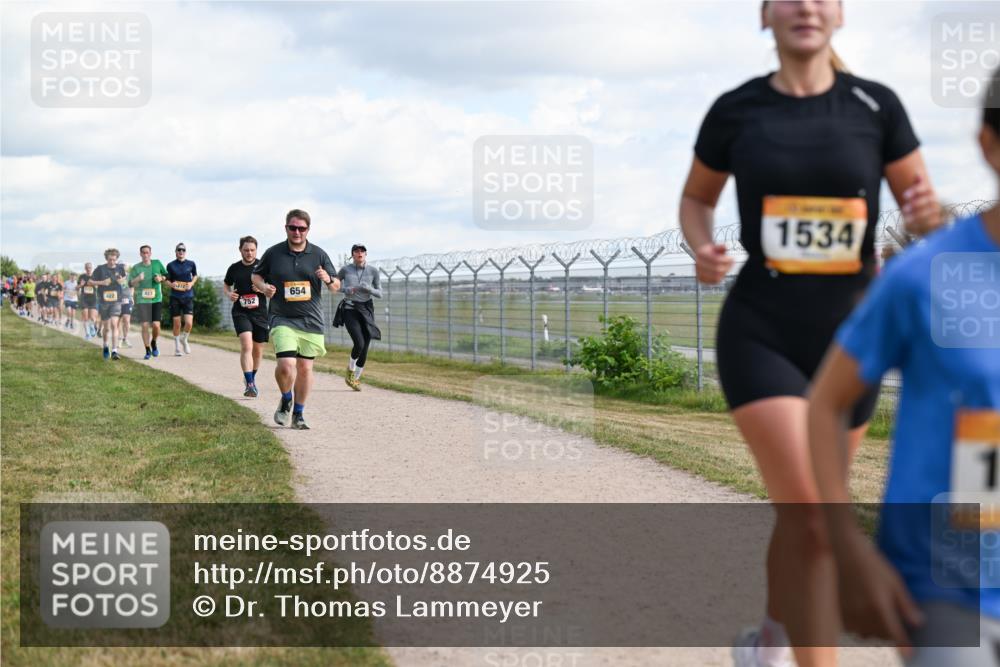 14.09.2025 - Airport Race Dr. Thomas Lammeyer http://msf.ph/oto/8874925 14.09.2025 12:19:39 Laufen 423, 752, 654, 1534, 1 meine-sportfotos.de