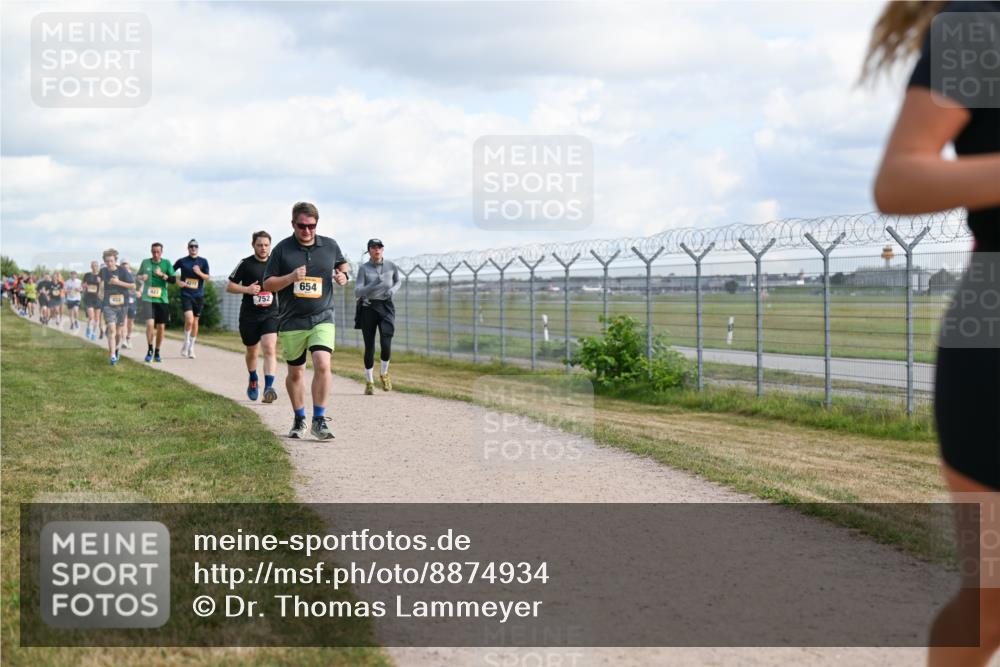 14.09.2025 - Airport Race Dr. Thomas Lammeyer http://msf.ph/oto/8874934 14.09.2025 12:19:39 Laufen 752, 654 meine-sportfotos.de