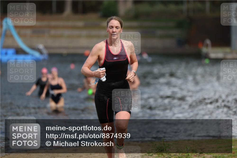 14.09.2025 - Stadtparktriathlon Michael Strokosch http://msf.ph/oto/8874939 14.09.2025 12:51:38 Schwimmen 1426, 1443, 1479, 1513 meine-sportfotos.de