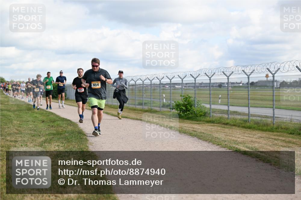 14.09.2025 - Airport Race Dr. Thomas Lammeyer http://msf.ph/oto/8874940 14.09.2025 12:19:39 Laufen 752, 654 meine-sportfotos.de