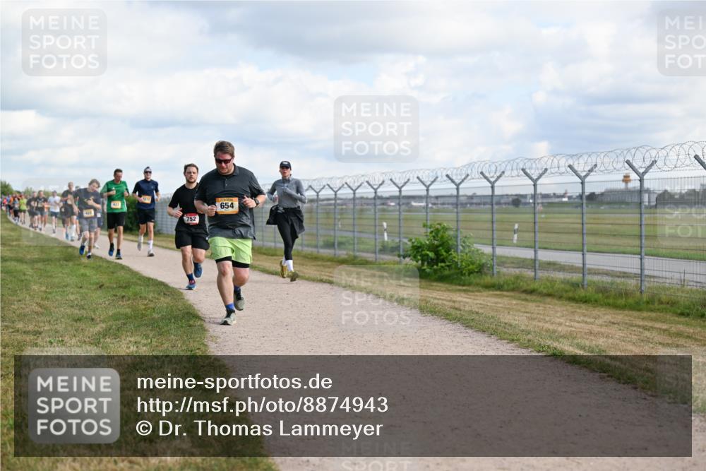 14.09.2025 - Airport Race Dr. Thomas Lammeyer http://msf.ph/oto/8874943 14.09.2025 12:19:40 Laufen 752, 654 meine-sportfotos.de