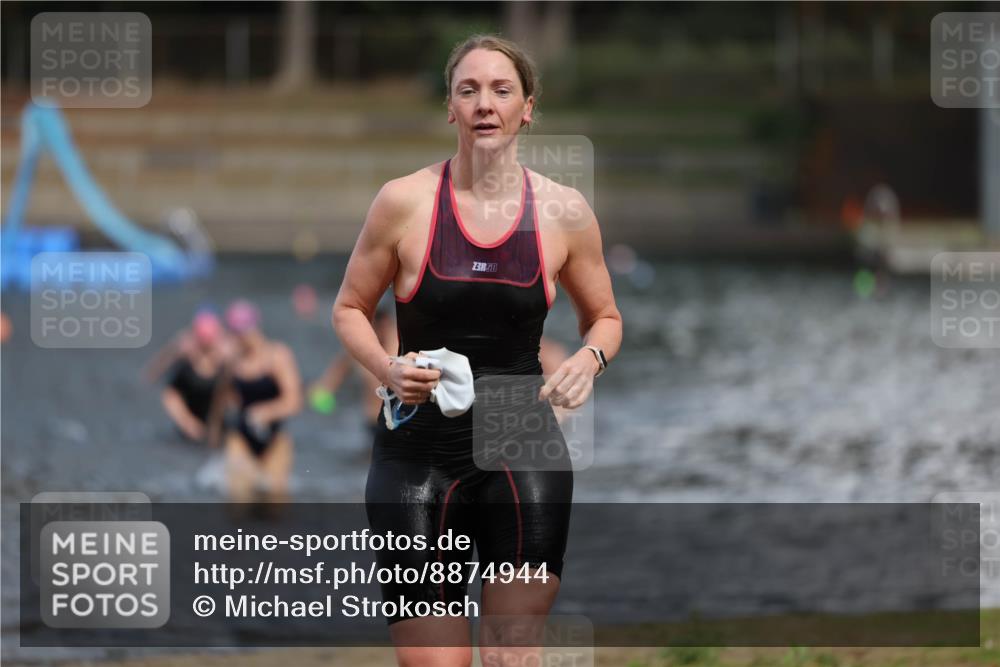 14.09.2025 - Stadtparktriathlon Michael Strokosch http://msf.ph/oto/8874944 14.09.2025 12:51:39 Schwimmen 1426, 1443, 1479, 1513 meine-sportfotos.de