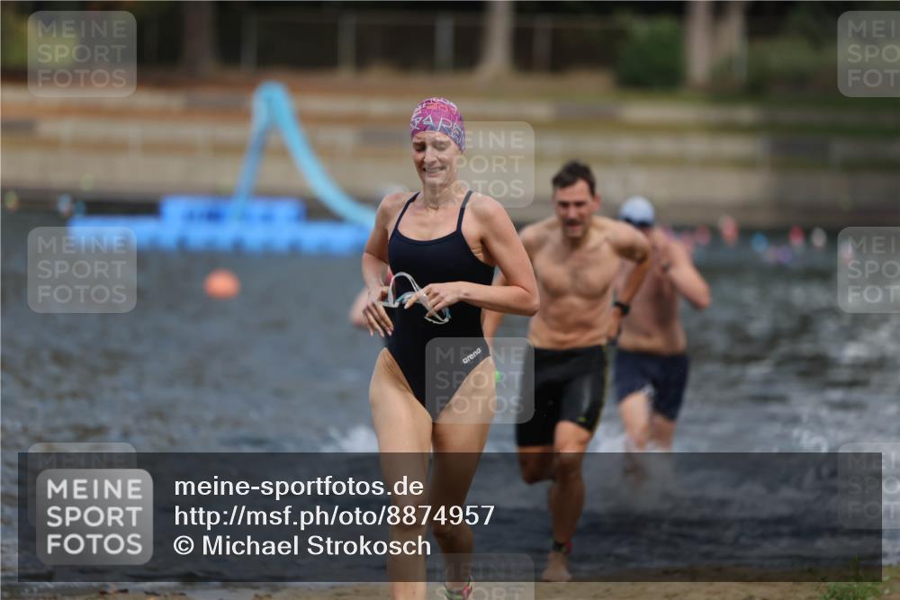 14.09.2025 - Stadtparktriathlon Michael Strokosch http://msf.ph/oto/8874957 14.09.2025 12:51:46 Schwimmen 1443, 1459, 1479, 1513 meine-sportfotos.de