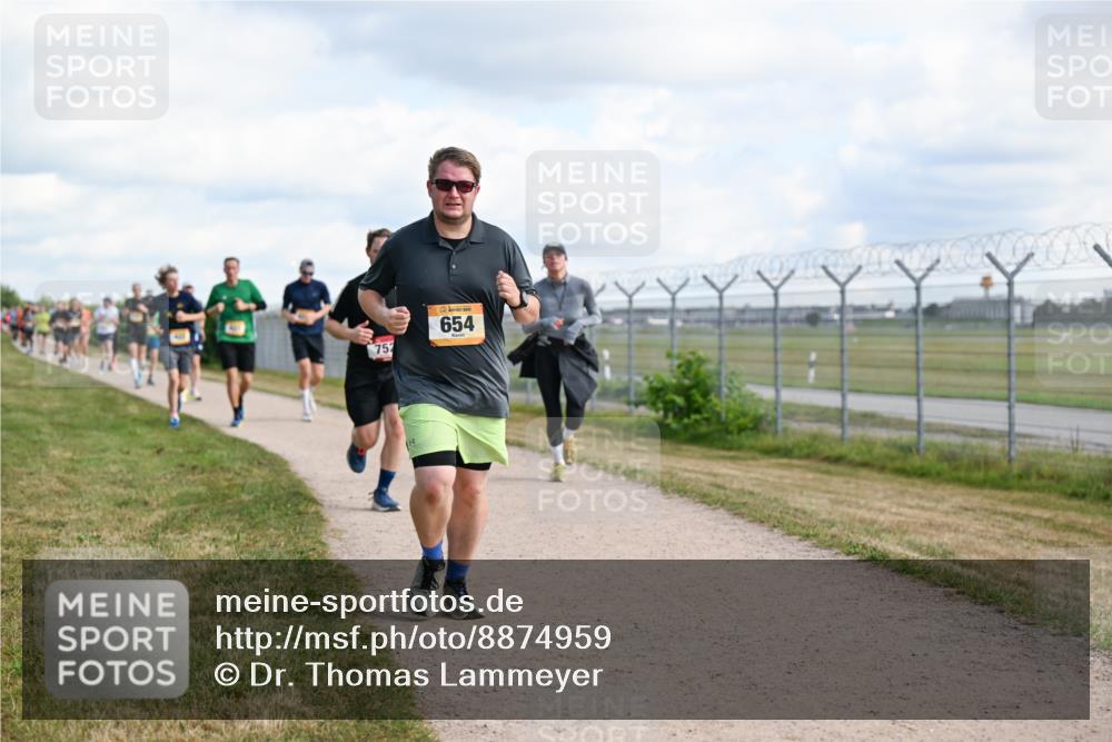 14.09.2025 - Airport Race Dr. Thomas Lammeyer http://msf.ph/oto/8874959 14.09.2025 12:19:41 Laufen 752, 654 meine-sportfotos.de