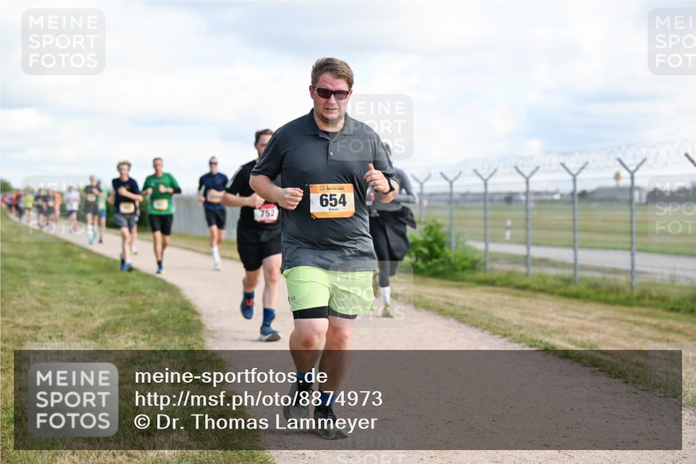 14.09.2025 - Airport Race Dr. Thomas Lammeyer http://msf.ph/oto/8874973 14.09.2025 12:19:42 Laufen 752, 654 meine-sportfotos.de