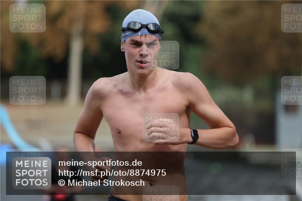 14.09.2025 - Stadtparktriathlon Michael Strokosch http://msf.ph/oto/8874975 14.09.2025 12:51:52 Schwimmen 1459, 1479, 1494, 1513 meine-sportfotos.de