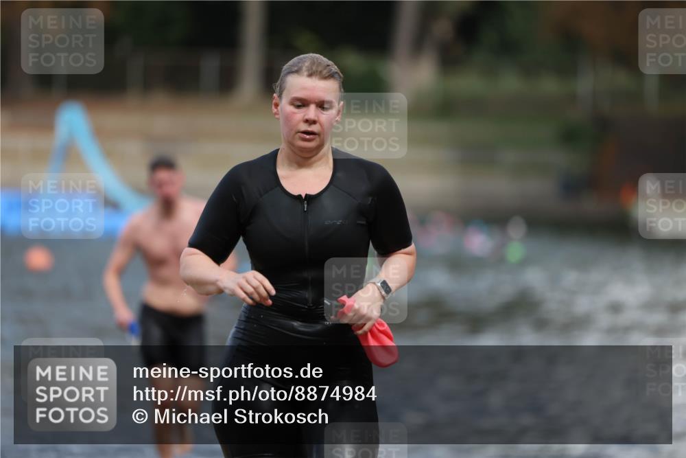 14.09.2025 - Stadtparktriathlon Michael Strokosch http://msf.ph/oto/8874984 14.09.2025 12:51:57 Schwimmen 1459, 1494 meine-sportfotos.de