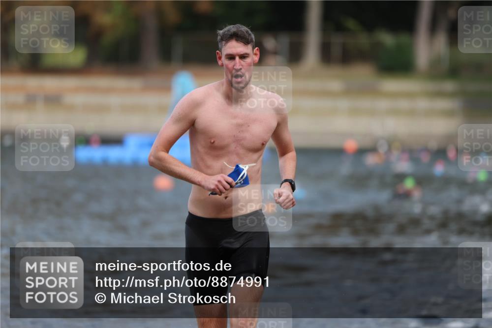 14.09.2025 - Stadtparktriathlon Michael Strokosch http://msf.ph/oto/8874991 14.09.2025 12:51:59 Schwimmen 1459, 1494 meine-sportfotos.de