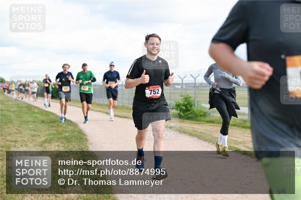 14.09.2025 - Airport Race Dr. Thomas Lammeyer http://msf.ph/oto/8874995 14.09.2025 12:19:43 Laufen 752 meine-sportfotos.de