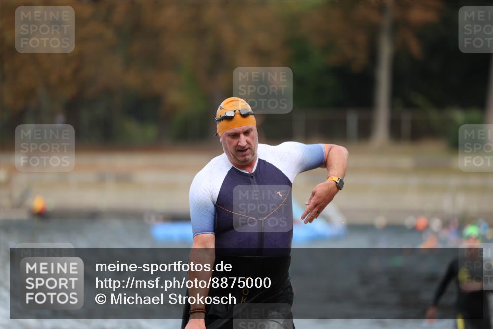 14.09.2025 - Stadtparktriathlon Michael Strokosch http://msf.ph/oto/8875000 14.09.2025 12:52:26 Schwimmen 1444, 1495, 1511, 1521 meine-sportfotos.de