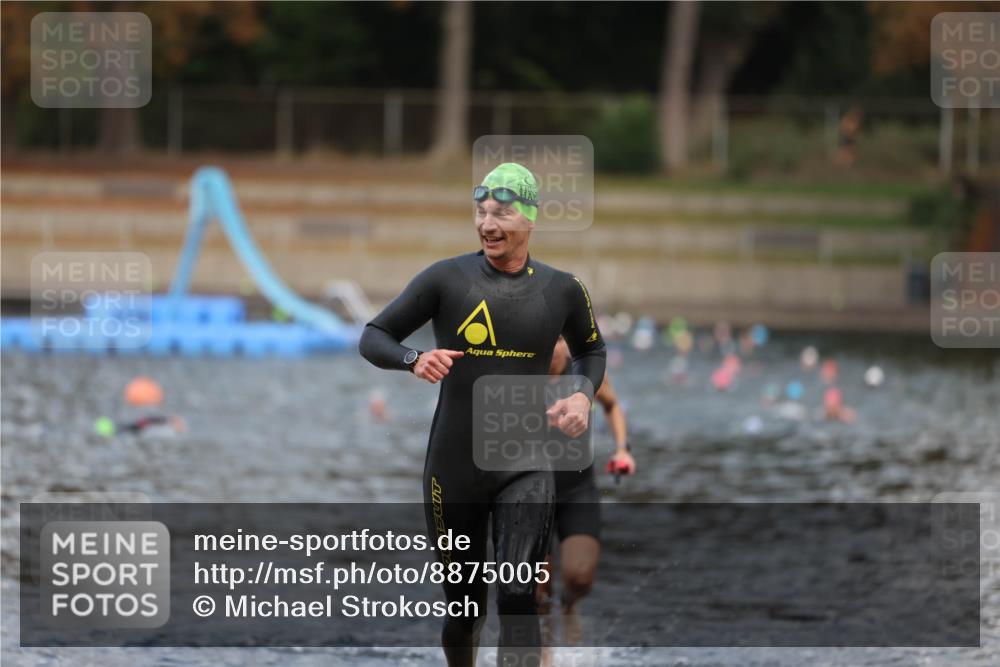 14.09.2025 - Stadtparktriathlon Michael Strokosch http://msf.ph/oto/8875005 14.09.2025 12:52:31 Schwimmen 1444, 1495, 1521 meine-sportfotos.de