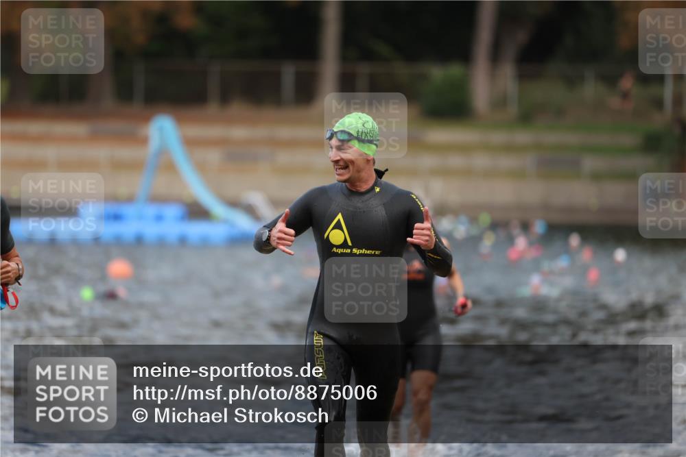 14.09.2025 - Stadtparktriathlon Michael Strokosch http://msf.ph/oto/8875006 14.09.2025 12:52:31 Schwimmen 1444, 1495, 1521 meine-sportfotos.de