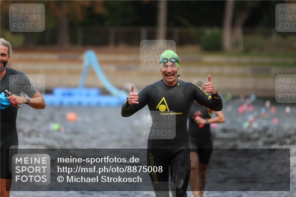 14.09.2025 - Stadtparktriathlon Michael Strokosch http://msf.ph/oto/8875008 14.09.2025 12:52:32 Schwimmen 1444, 1495, 1521 meine-sportfotos.de