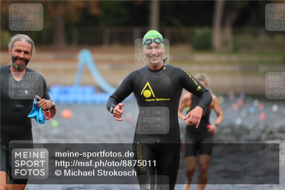 14.09.2025 - Stadtparktriathlon Michael Strokosch http://msf.ph/oto/8875011 14.09.2025 12:52:32 Schwimmen 1444, 1495, 1521 meine-sportfotos.de