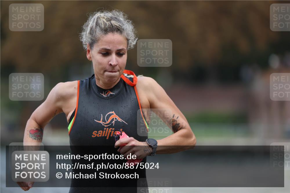 14.09.2025 - Stadtparktriathlon Michael Strokosch http://msf.ph/oto/8875024 14.09.2025 12:52:36 Schwimmen 1444, 1495, 1521 meine-sportfotos.de