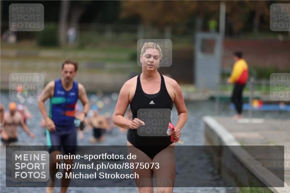 14.09.2025 - Stadtparktriathlon Michael Strokosch http://msf.ph/oto/8875073 14.09.2025 12:53:16 Schwimmen 1463, 1468, 1496, 1517 meine-sportfotos.de