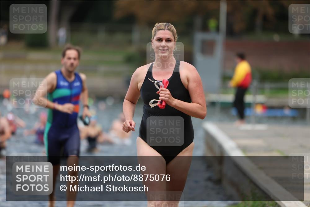 14.09.2025 - Stadtparktriathlon Michael Strokosch http://msf.ph/oto/8875076 14.09.2025 12:53:16 Schwimmen 1463, 1468, 1496, 1517 meine-sportfotos.de