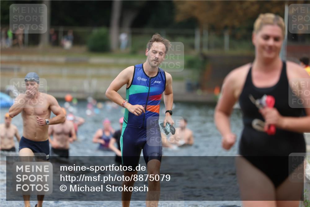 14.09.2025 - Stadtparktriathlon Michael Strokosch http://msf.ph/oto/8875079 14.09.2025 12:53:17 Schwimmen 1451, 1463, 1468, 1496, 1517 meine-sportfotos.de
