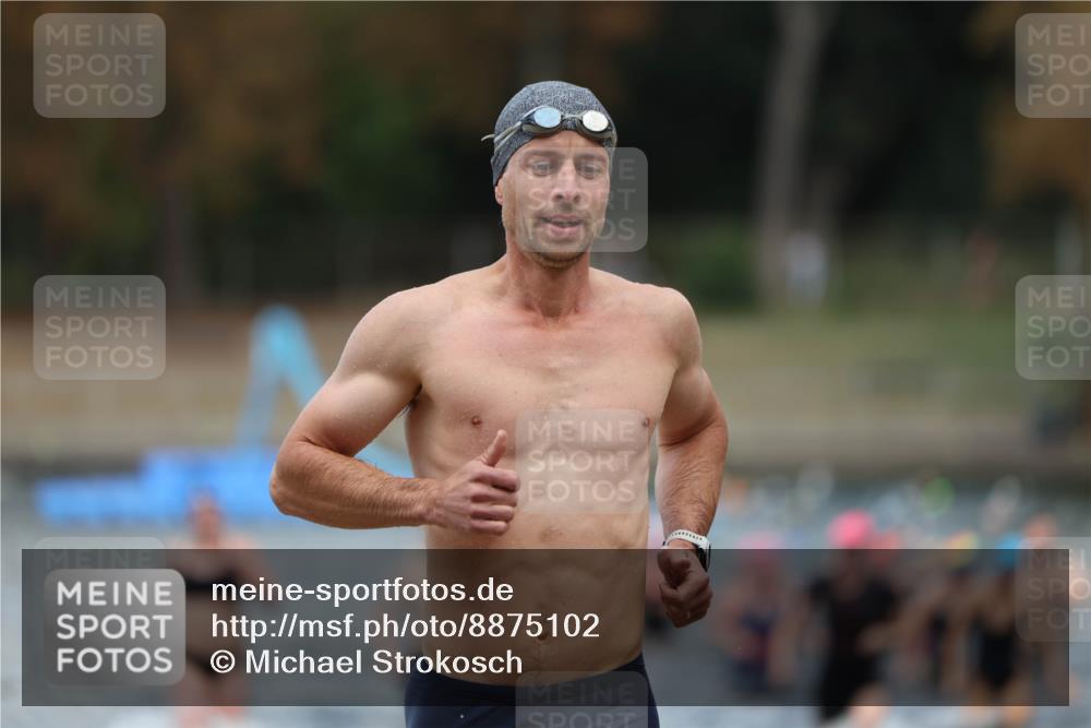 14.09.2025 - Stadtparktriathlon Michael Strokosch http://msf.ph/oto/8875102 14.09.2025 12:53:21 Schwimmen 1432, 1439, 1451, 1468, 1496, 1498, 1517 meine-sportfotos.de