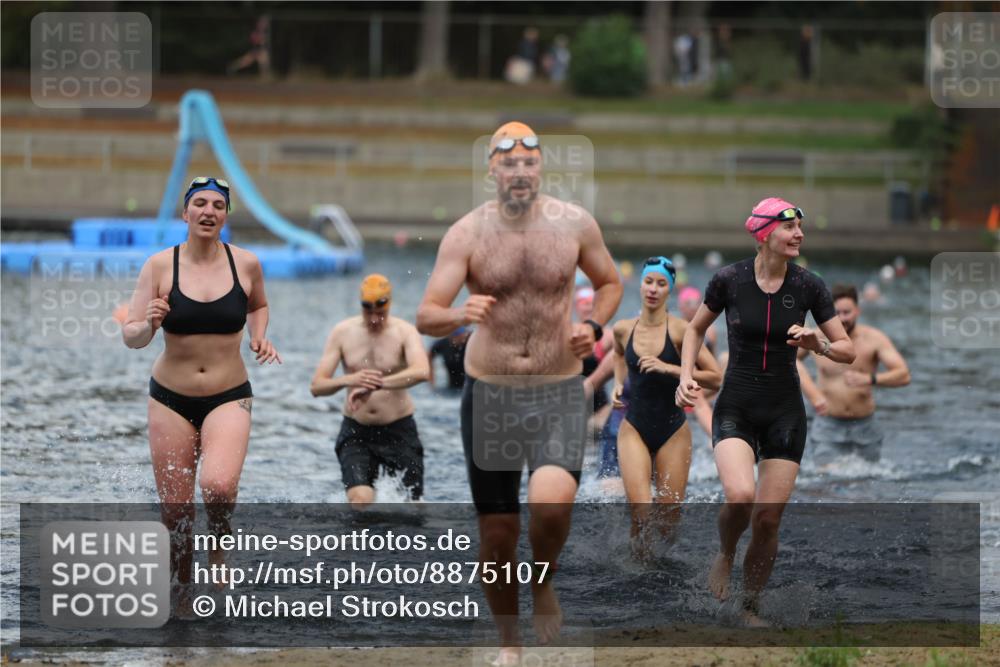 14.09.2025 - Stadtparktriathlon Michael Strokosch http://msf.ph/oto/8875107 14.09.2025 12:53:25 Schwimmen 1423, 1425, 1432, 1439, 1451, 1496, 1498, 1518 meine-sportfotos.de