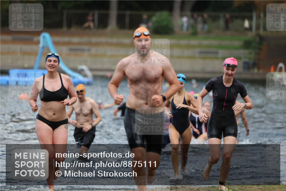 14.09.2025 - Stadtparktriathlon Michael Strokosch http://msf.ph/oto/8875111 14.09.2025 12:53:26 Schwimmen 1423, 1425, 1432, 1439, 1451, 1496, 1498, 1518 meine-sportfotos.de