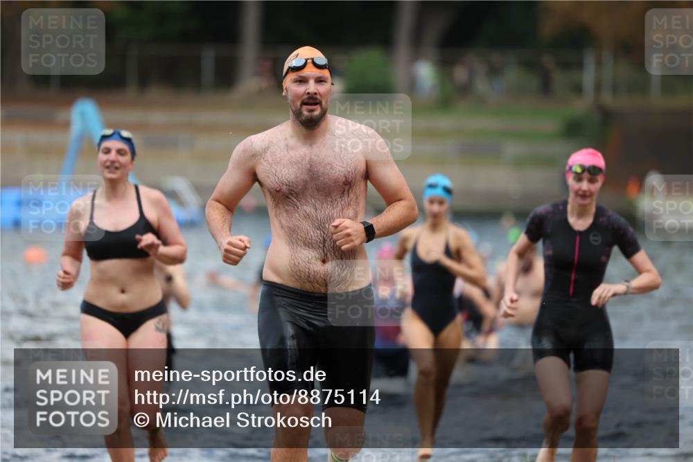 14.09.2025 - Stadtparktriathlon Michael Strokosch http://msf.ph/oto/8875114 14.09.2025 12:53:27 Schwimmen 1423, 1425, 1427, 1432, 1439, 1451, 1496, 1498, 1518 meine-sportfotos.de
