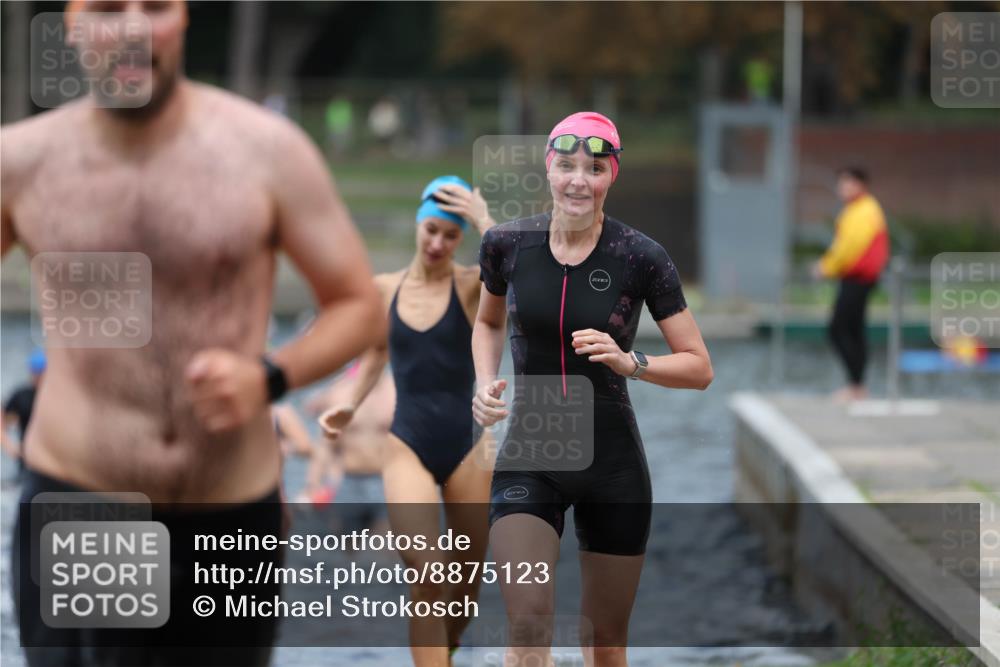 14.09.2025 - Stadtparktriathlon Michael Strokosch http://msf.ph/oto/8875123 14.09.2025 12:53:28 Schwimmen 1423, 1425, 1427, 1432, 1439, 1451, 1496, 1498, 1518 meine-sportfotos.de