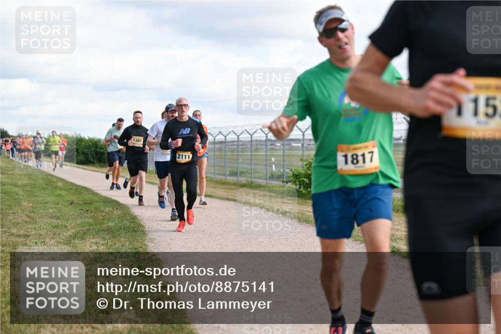 14.09.2025 - Airport Race Dr. Thomas Lammeyer http://msf.ph/oto/8875141 14.09.2025 12:19:54 Laufen 1381, 2111, 1817, 15 meine-sportfotos.de