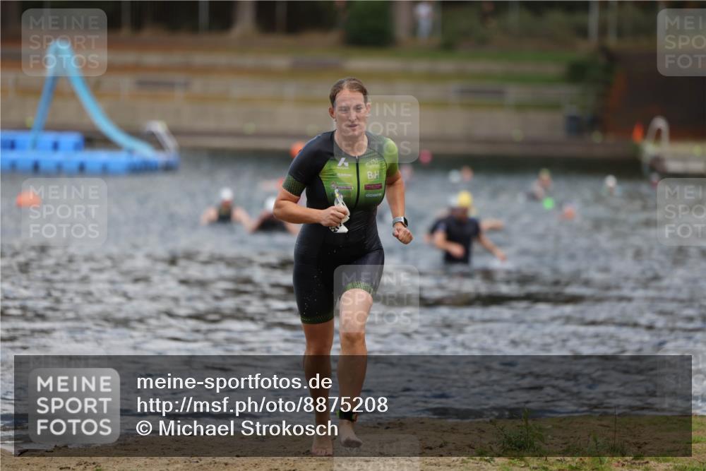 14.09.2025 - Stadtparktriathlon Michael Strokosch http://msf.ph/oto/8875208 14.09.2025 12:53:53 Schwimmen 1456, 1467 meine-sportfotos.de