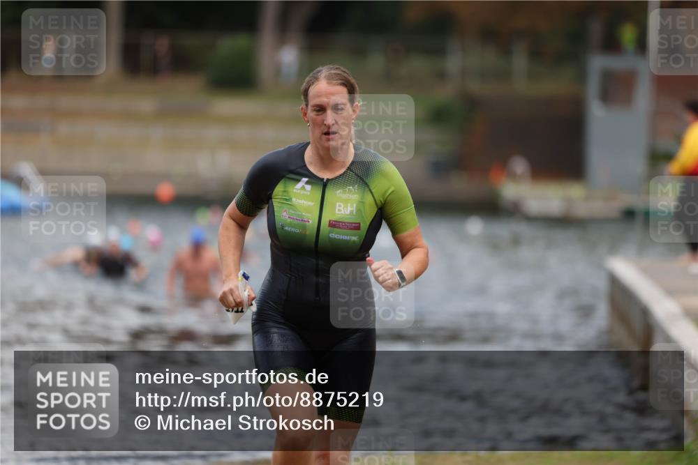 14.09.2025 - Stadtparktriathlon Michael Strokosch http://msf.ph/oto/8875219 14.09.2025 12:53:55 Schwimmen 1456, 1467 meine-sportfotos.de
