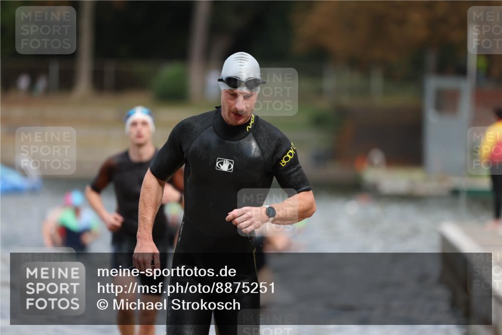 14.09.2025 - Stadtparktriathlon Michael Strokosch http://msf.ph/oto/8875251 14.09.2025 12:54:16 Schwimmen 1462, 1473, 1480, 1506, 1515 meine-sportfotos.de