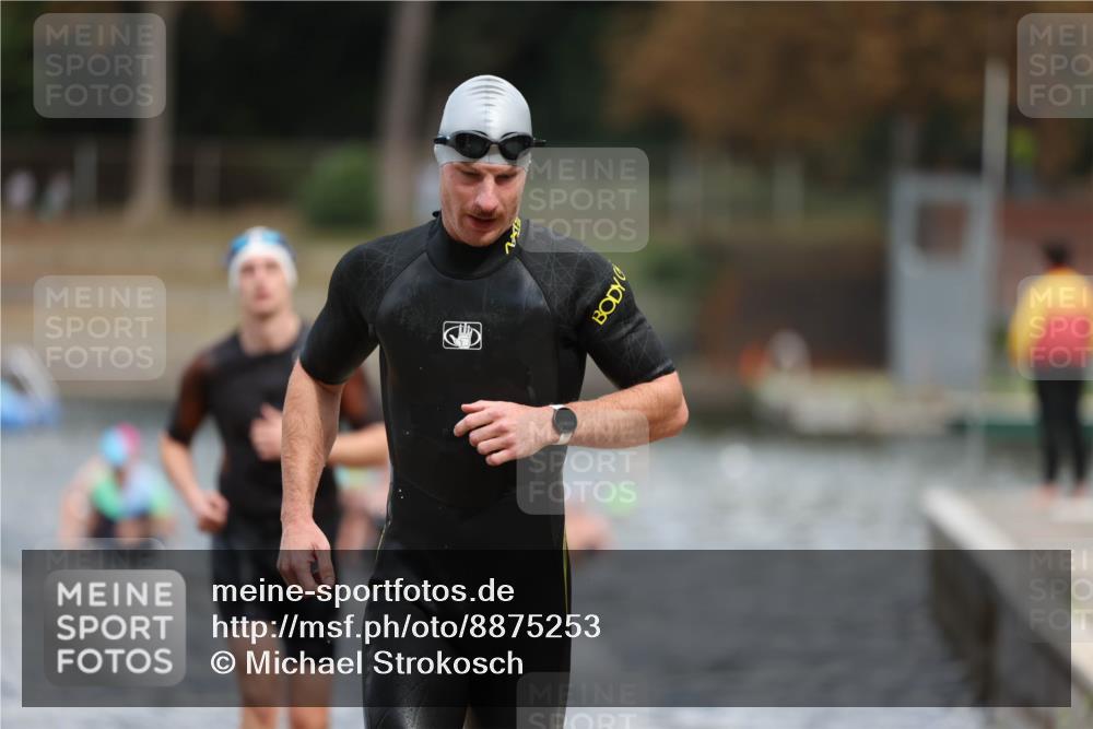 14.09.2025 - Stadtparktriathlon Michael Strokosch http://msf.ph/oto/8875253 14.09.2025 12:54:16 Schwimmen 1462, 1473, 1480, 1506, 1515 meine-sportfotos.de